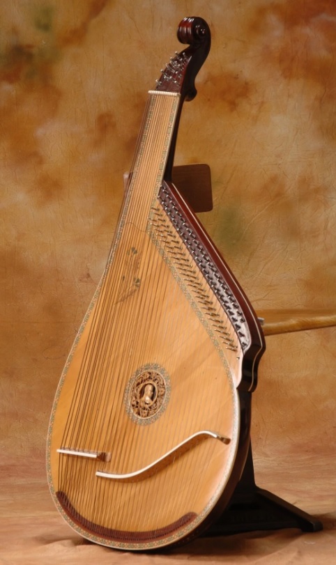 Bandura.jpg(114302 byte)